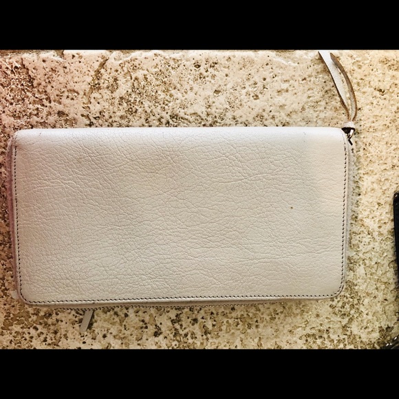 Balenciaga Classic Gold Continental Zip Around - Picture 4 of 5